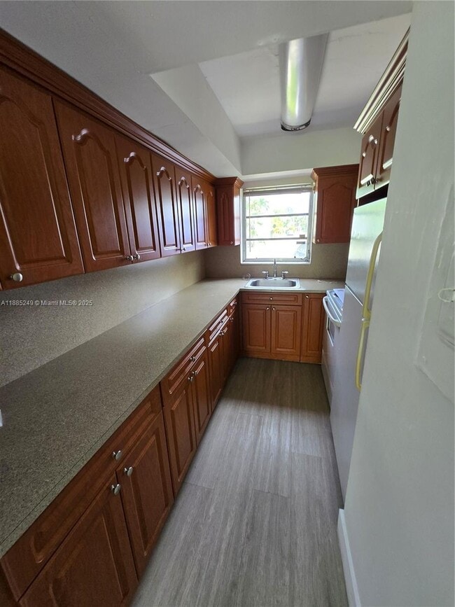 Building Photo - 7660 SW 82nd St