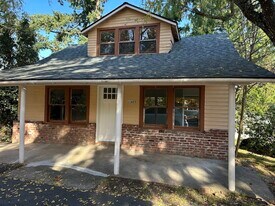 Building Photo - 11625 NW Thompson Rd