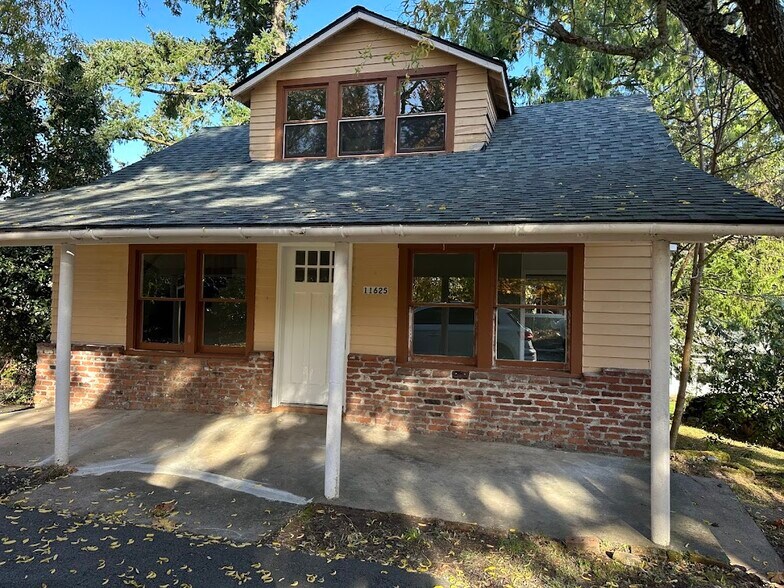 Primary Photo - 11625 NW Thompson Rd