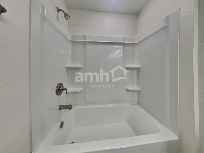 Building Photo - 905 Walden Pond Dr