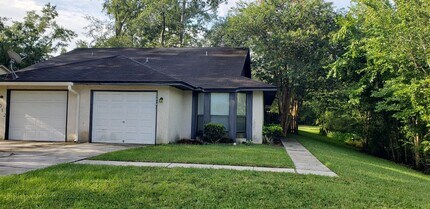 Building Photo - $1250 - 3/2/1 - Collins Road near the Base.