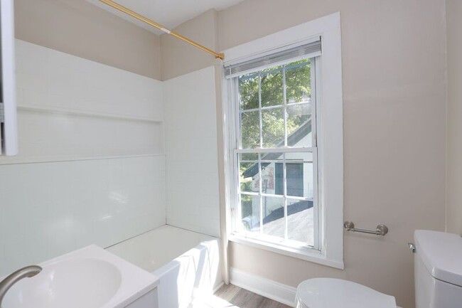 Building Photo - 3963 Oakleys Ln
