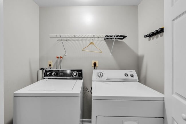 Building Photo - 147 N 10th St