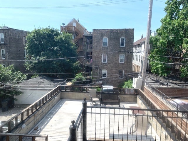 Building Photo - 1327 W Walton St