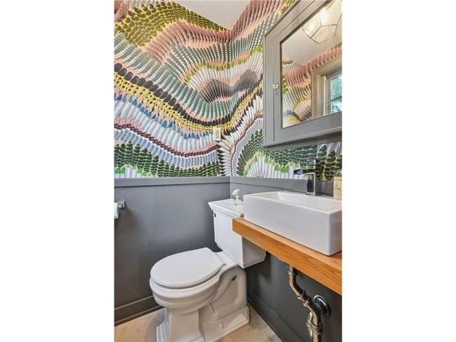 Building Photo - 3933 Zenith Ave S