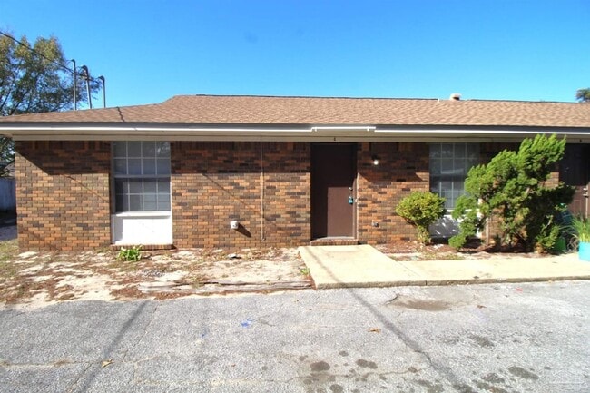 Building Photo - 3400 Green Briar Ct