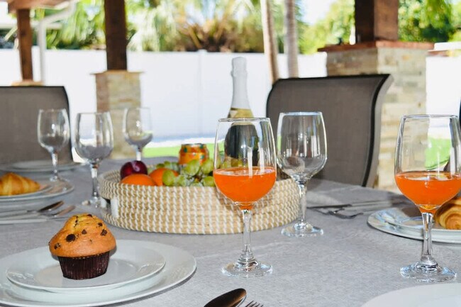 Building Photo - 4211 NE 13th Ave