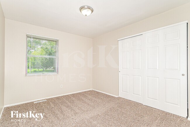 Building Photo - 634 Watkins Glen Dr