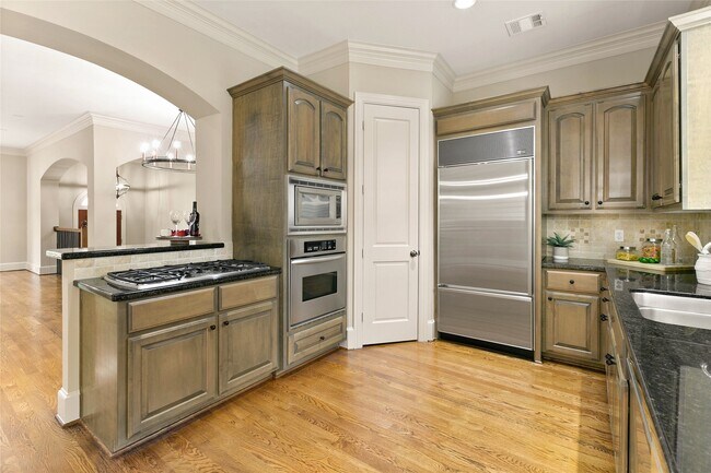 Building Photo - 4 Waterway Ct