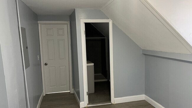 Building Photo - 2 Benefit St