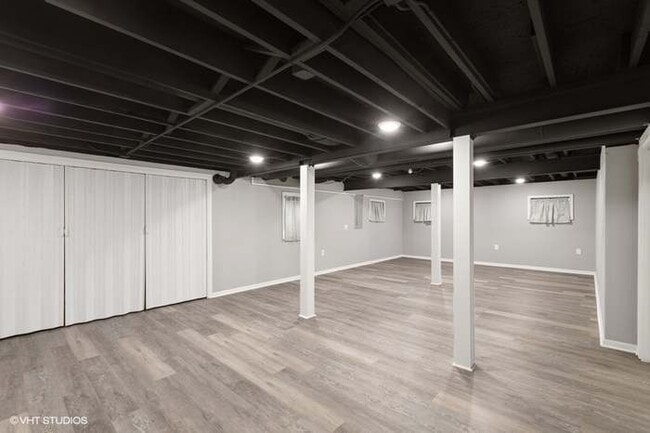 Building Photo - 1756 Bradford Ln