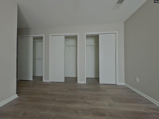 Building Photo - 3 Glen Knoll Ct