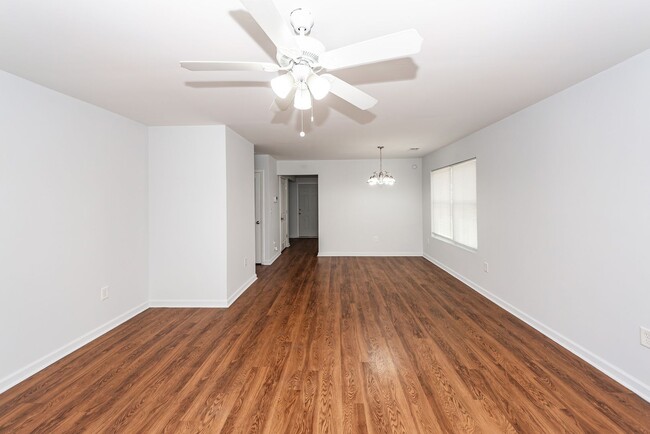 Building Photo - 2 Bedroom, 2 Bathroom Duplex - Moncks Corner