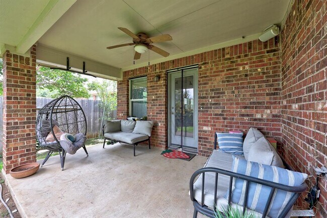Building Photo - 15609 Royal Dublin Dr