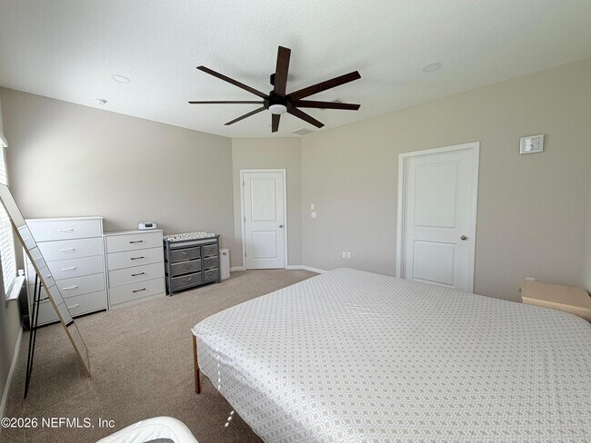 Building Photo - 70 Golden Fern Dr