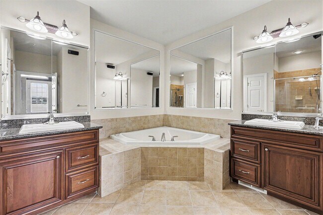 Building Photo - 24829 Reeds Pointe Dr