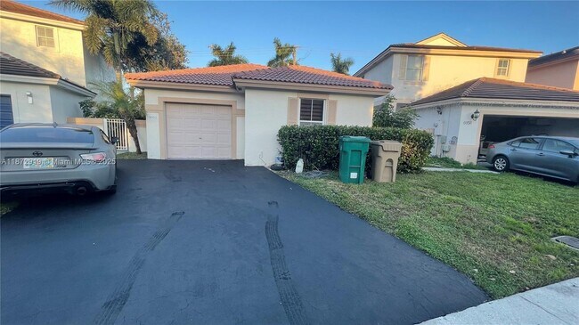 Building Photo - 6952 SW 148 Ln