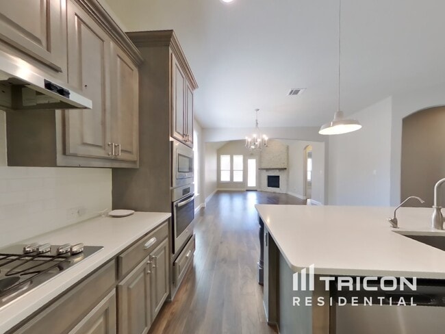 Building Photo - 5636 Grove Cove Dr