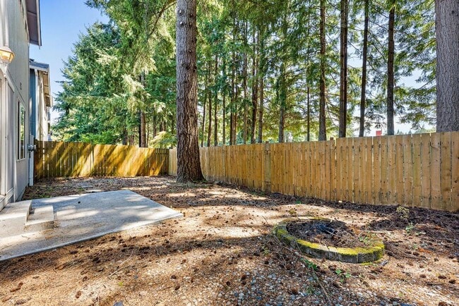 Building Photo - Updated 3 Bed Home for Rent in Lacey | Vau...