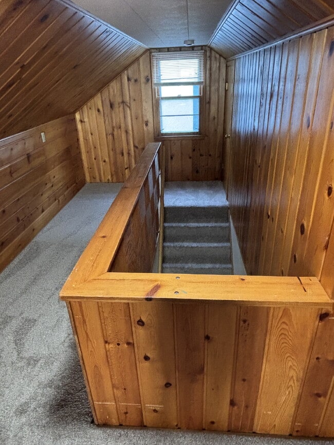 Building Photo - Charming 4-Bedroom Single Family Home on C...