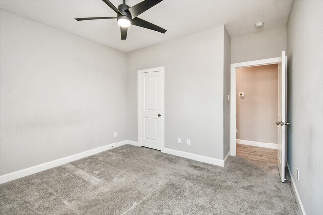 Building Photo - 1507 5th St