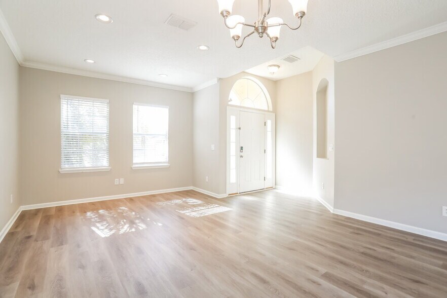 Building Photo - 3092 Litchfield Dr