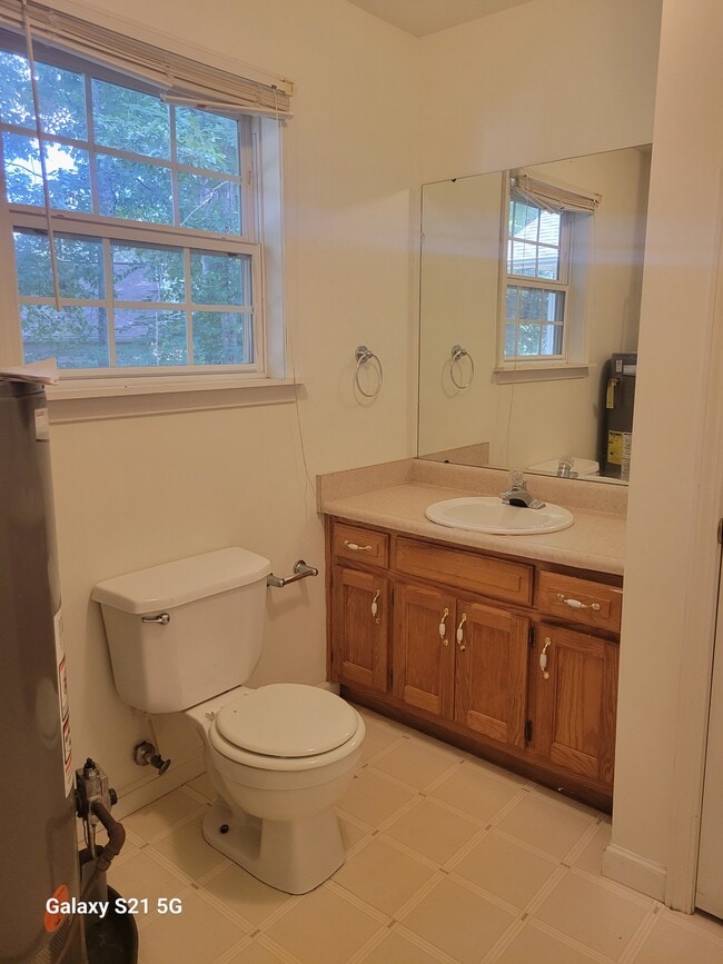 Building Photo - 739 Mockingbird Dr