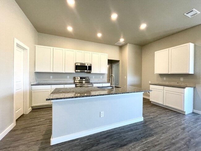 Building Photo - Pre-Leasing 4 bed 2 bath - Frenship ISD