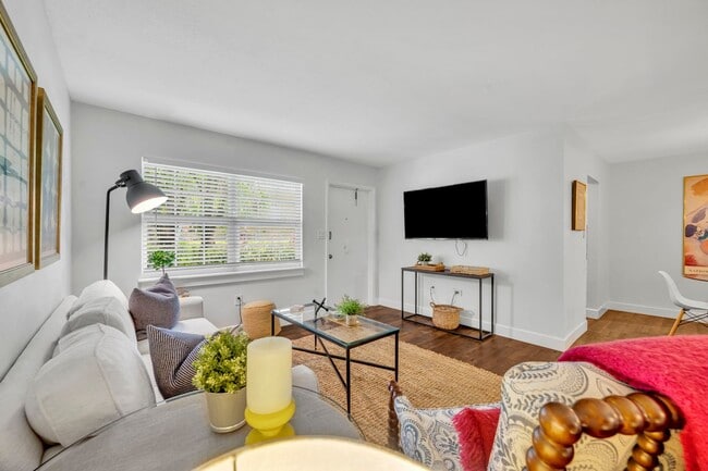 Building Photo - Lakefront Community