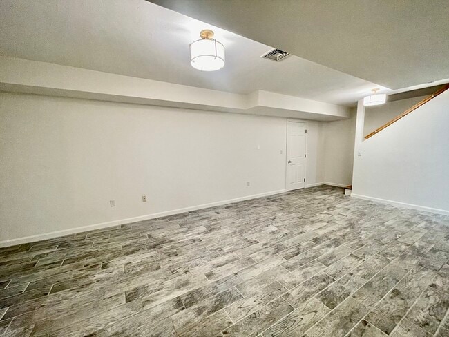 Building Photo - 196 Linwood Ave