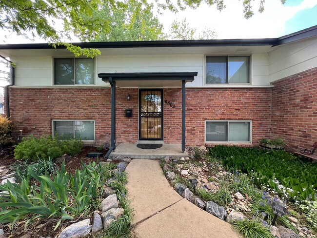 Building Photo - Spacious 3 BD/ 2 BA Home in Arvada, CO- Av...