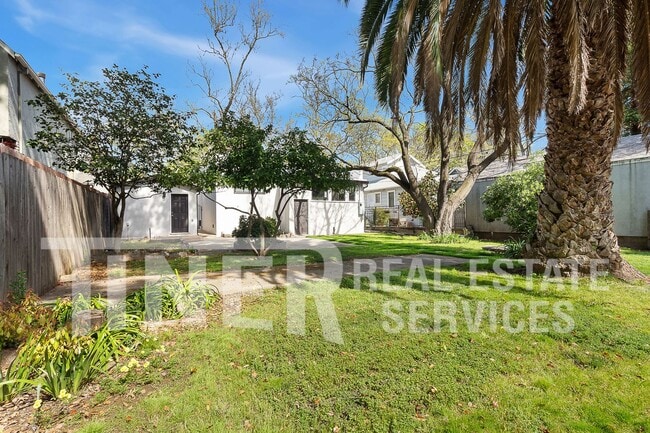 Building Photo - 4456 G St