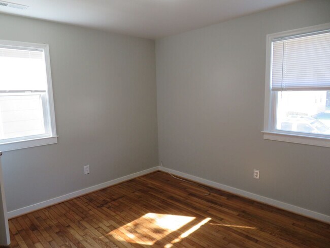 Building Photo - Hopewell