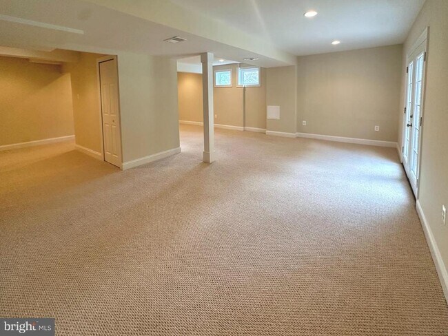Building Photo - 1213 Forestville Dr