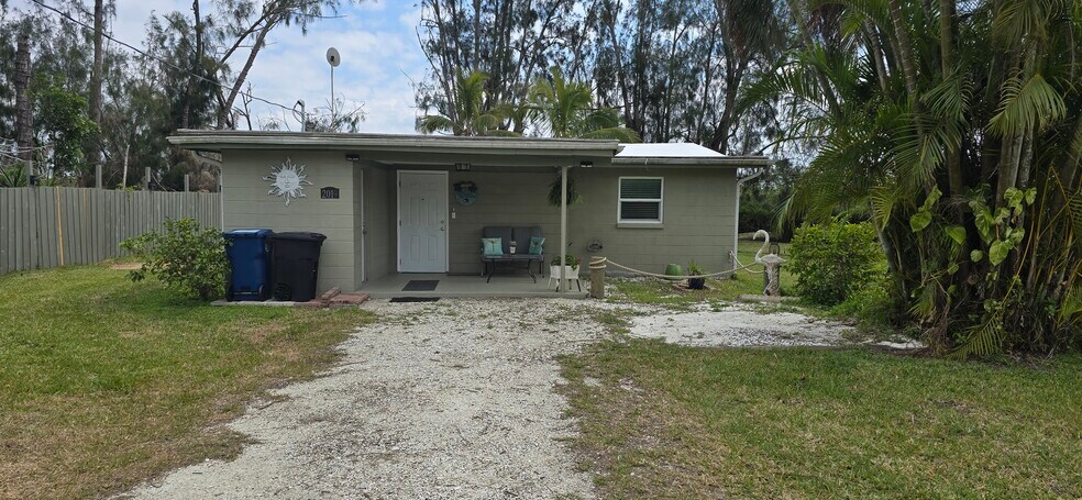 Primary Photo - 2019 46th Street Ct E