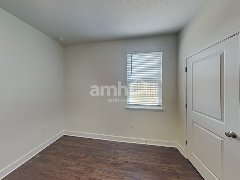 Building Photo - 1070 Tan Tara Trl