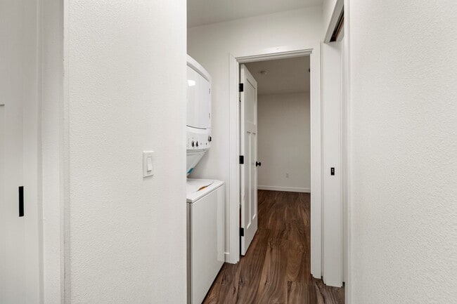 Building Photo - Brand new 3 bedroom 3 full bath townhouse in Thurston! $1,000 OFF YOUR FIRST MONTH'S RENT!