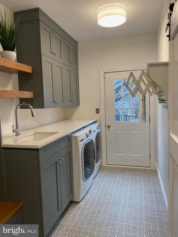 Building Photo - 3682 Hancock Ln