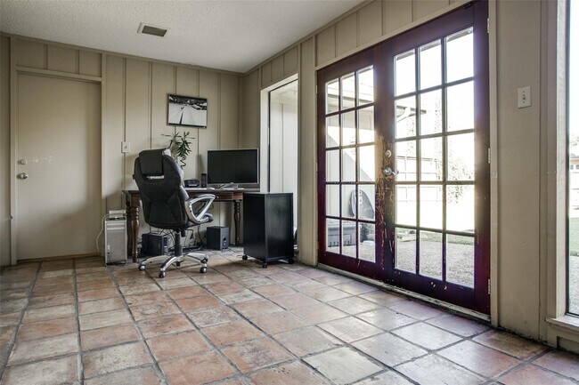 Building Photo - 6935 Vista Willow Drive