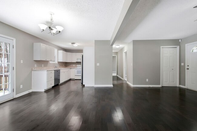 Building Photo - 1422 Wesley Rd