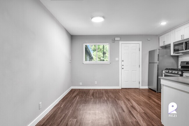 Building Photo - 803-809 Tirado St