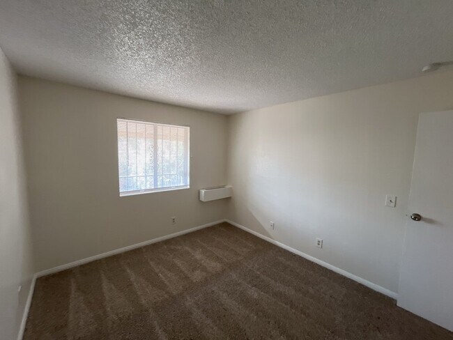 Building Photo - Cozy one bedroom 1 bath condo