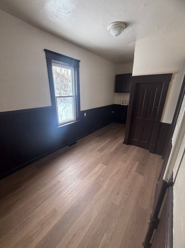 Building Photo - Ranch 3 Bedroom House