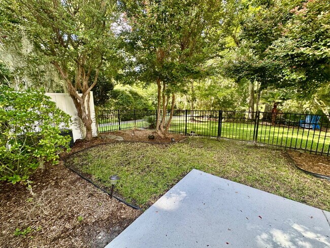 Building Photo - Charming Two Bedroom Home in Pinecrest!