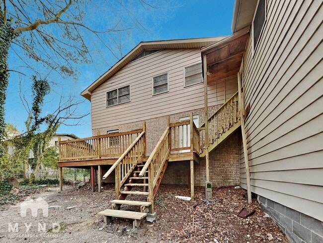Building Photo - 1687 Coronet Dr