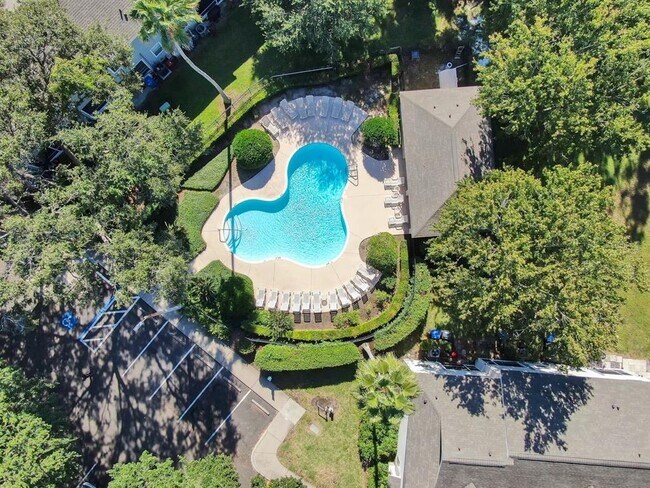 Building Photo - 2231 Golden Oak Ln