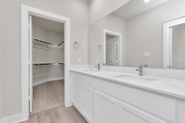 Building Photo - 7310 Coconut Bay Dr