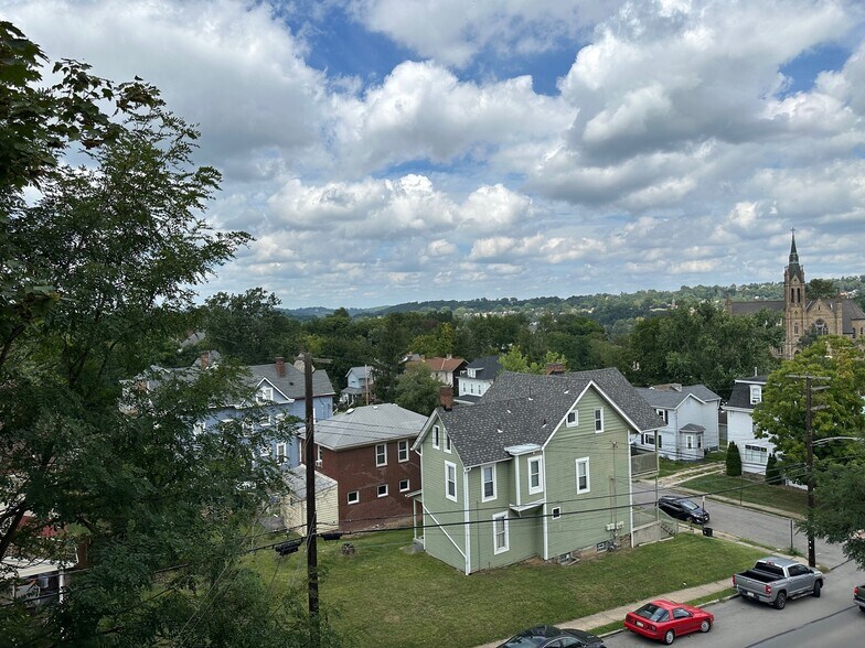 Building Photo - 74 N Linwood Ave