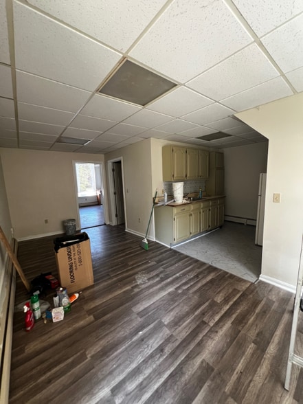 Building Photo - 306 Marble St