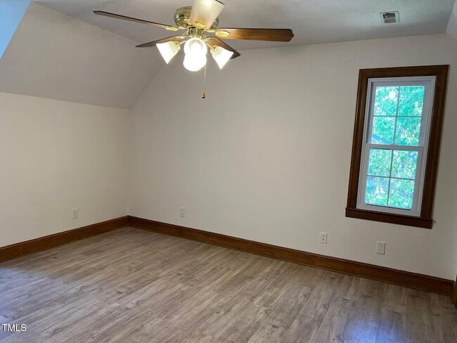 Building Photo - 104 Albert Ct